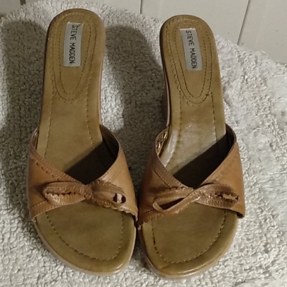 Steve Madden Shoes - 🔴6/$15  steven madden slip on sandals